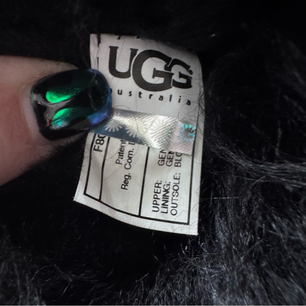 UGG Short Mongolian Sheepskin Cuff Boot - Picture 13 of 14